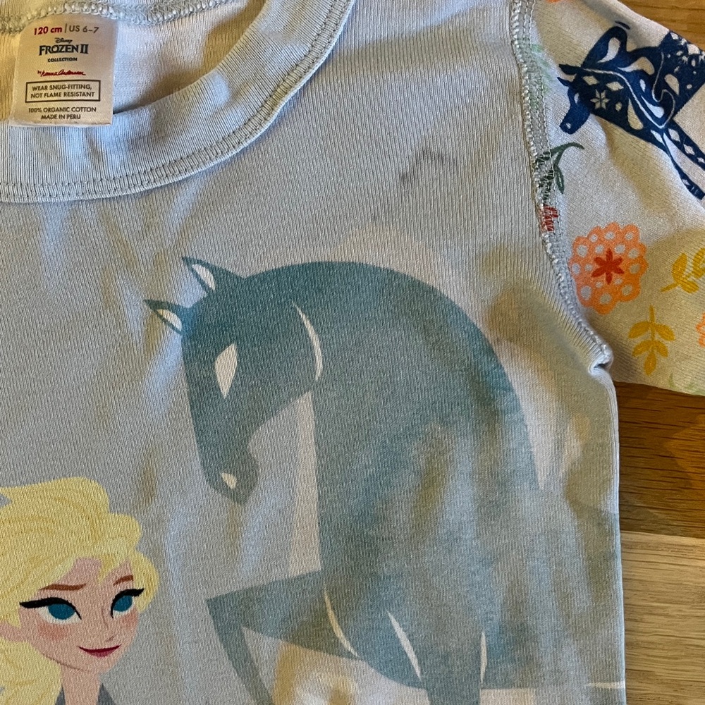 Disney by Hanna Andersson Frozen 2 Kids Pajamas - size 6-7 / 120 - Picture 3 of 5